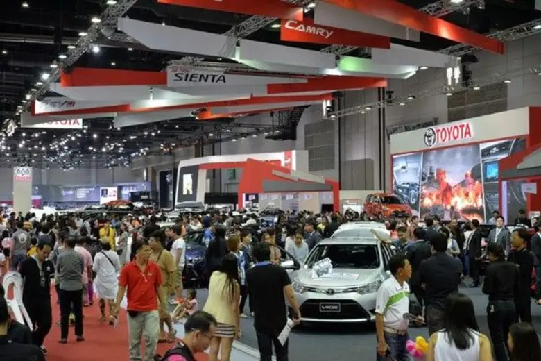 ยานยนต์สแควร์กรุ๊ป เชิญชวนร่วมประดิษฐ์ดอกไม้จันทน์ “ดอกดารารัตน์” ถวายพ่อ ในงานบิ๊ก มอเตอร์ เซลล์ 2017 ที่ไบเทค บางนา 19-27 สิงหาคม 2560 นี้