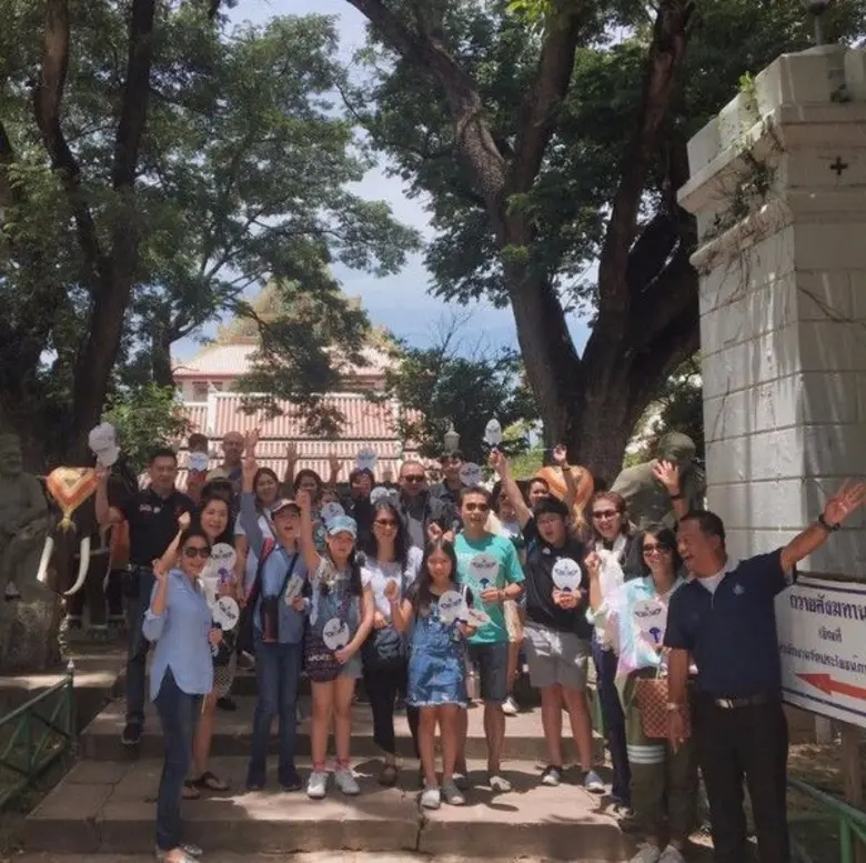 นางสาว พีรญา วงศรานุชิต (ที่ 1 จากซ้ายล่า...