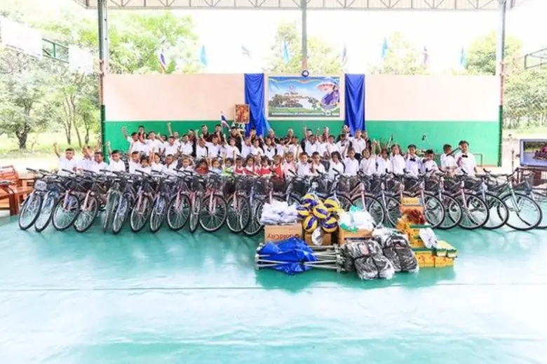 สุขภัณฑ์คริสตินามอบเครื่องกีฬา จักรยาน ชุดนักเรียน ให้กับรร.บ้านไทยสันติสุข