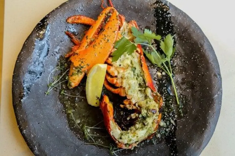 ลิ้มรสเมนูจากกุ้งล็อบสเตอร์แคนาเดียนกับบุฟเฟ่ต์ครอบครัวอาทิตย์สุขสันต์ ที่ห้องอาหารซีซั่นนอล เทสท์ส โรงแรม เดอะ เวสทิน แกรนด์ สุขุมวิท