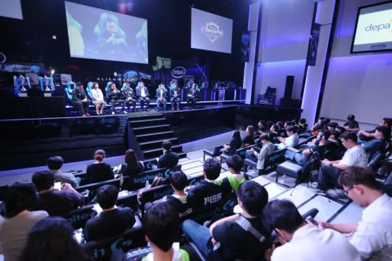 ศูนย์การค้าพันธุ์ทิพย์ผนึกพลังภาครัฐ-เอกชน จัดตั้งโครงการ 'พันธุ์ทิพย์ อี-สปอร์ต อะคาเดมี่’ พร้อมตั้งเป้าเป็นศูนย์กลางกีฬาอี-สปอร์ตในประเทศไทย