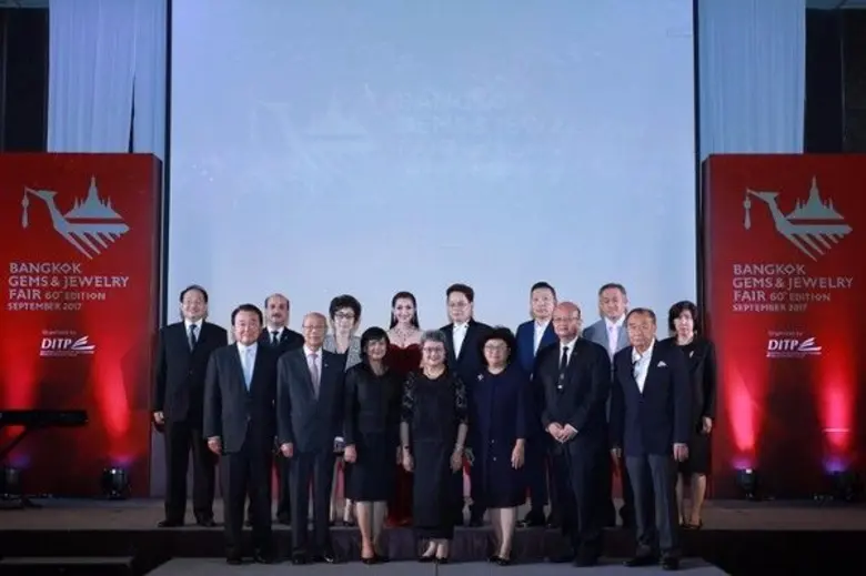 นางอภิรดี ตันตราภรณ์ รัฐมนตรีว่าการกระทรว...