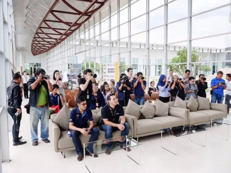 การแข่งขันจักรยานชิงถ้วยพระราชทาน สมเด็จพระเจ้าอยู่หัวมหาวชิราลงกรณ บดินทรเทพยวรางกูร ในรูปแบบ Night Criterium ครั้งแรกของภาคใต้