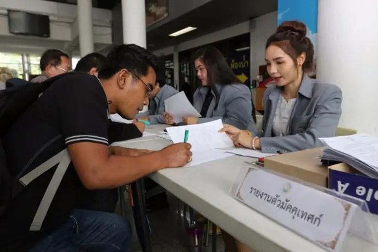 กรมการท่องเที่ยวเรียกให้มัคคุเทศก์รายงานต...