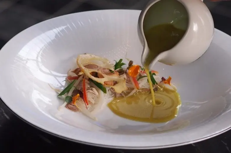 137 พิลลาร์ส สวีทส แอนด์ เรซิเดนเซส กรุงเ...