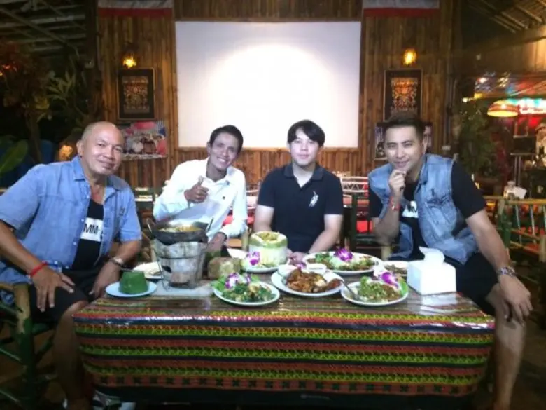 ทีวีไกด์: รายการ “ตลกแหลก” “บอล-ค่อม” ลัดเลาะหาของอร่อยกันที่ย่าน “พระราม 9” ติดตามได้ ในรายการ “ตลกแหลก” อาทิตย์นี้