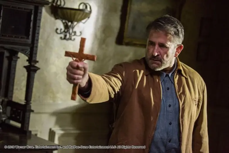 Movie Guide: "สิ่งที่หลอนที่สุด คือบางอย่างที่อยู่หลังประตูต่างหาก" ชม 3 คลิปสัมภาษณ์ผู้กำกับและนักแสดงนำจาก Annabelle: Creation - แอนนาเบลล์