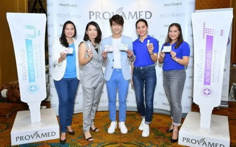 นภารัตน์ ลลิตประไพพันธุ์ (ที่สองจากซ้าย) ...