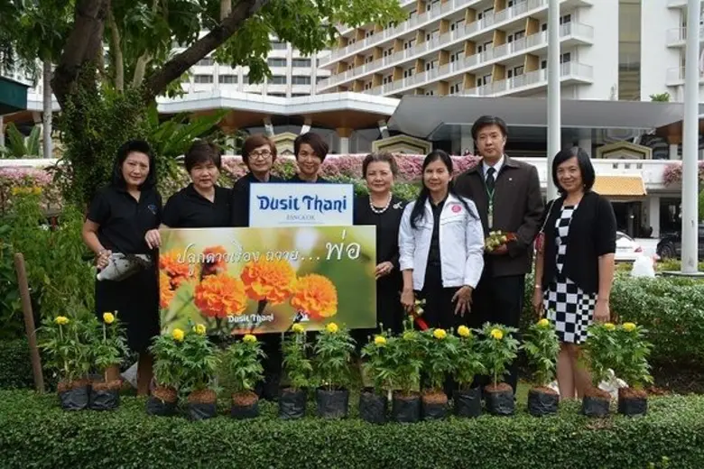 สุกัญญา จันทร์ชู ผู้จัดการทั่วไป พร้อมพนักงานโรงแรม...