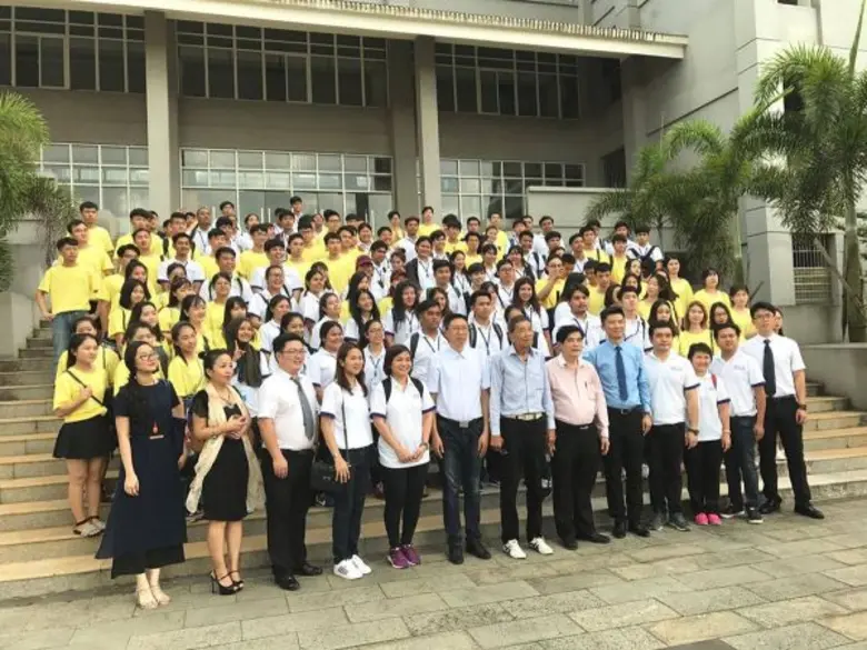 "การเรียนรู้นอกห้องเรียน การศึกษาในต่างปร...