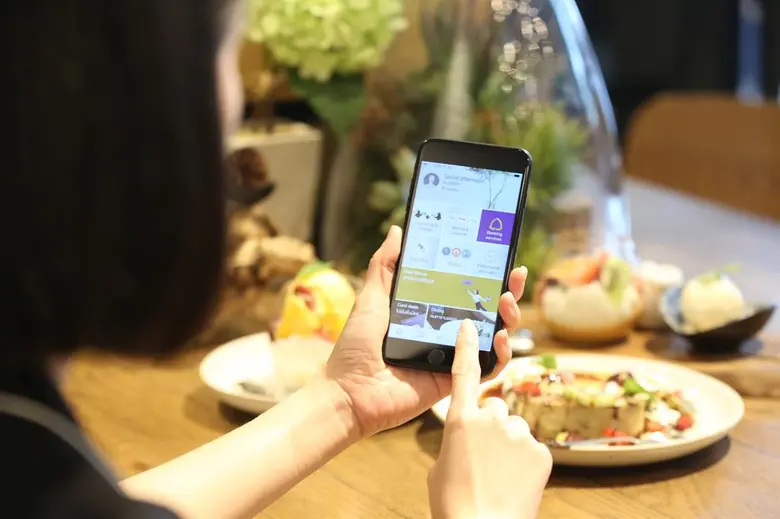 ไทยพาณิชย์ เดินหน้าเต็มสูบบุกดิจิทัลไลฟ์สไตล์แบงก์กิ้ง เปิดตัวแอพฯ “SCB EASY” พลิกประสบการณ์ใหม่ผ่านโมบายแบงก์กิ้งแพลตฟอร์ม ที่พร้อมเป็นทุกอย่างเพื่อผู้ใช้งานยุคดิจิทัล ตั้งเป้าดันยอดผู้ใช้งานทะลุ 8 ล้านคนในสิ้นปี 2561