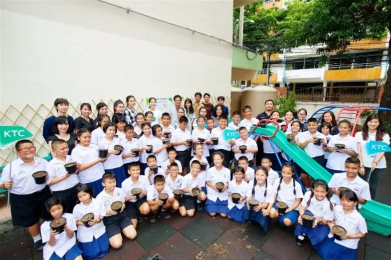 “เคทีซี” จัดกิจกรรมเวิร์คช้อป “ปลูกผัก ปลูกใจ ให้พอเพียงกับเคทีซี” ณ โรงเรียนแจ่มจันทร์ เขตวัฒนา