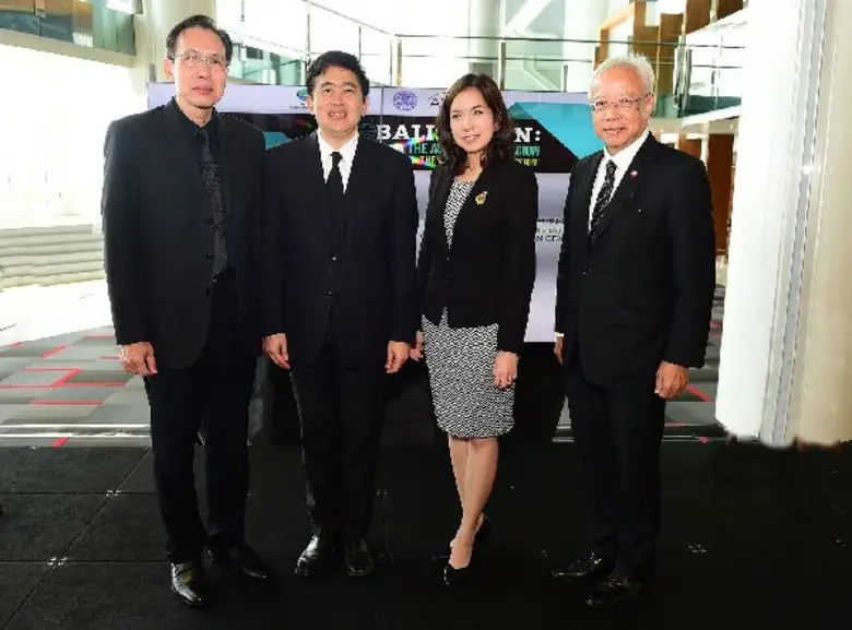 นายอรรถยุทธ์ ศรีสมุทร (ที่ 2 จากซ้าย) อธิ...