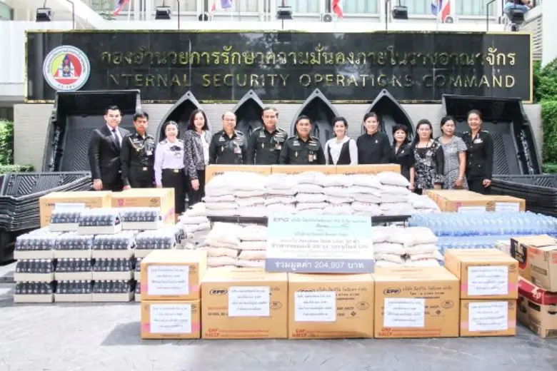 นางสาวประภาวดี ณ ระนอง (ที่ 4 จากซ้าย) ผู...