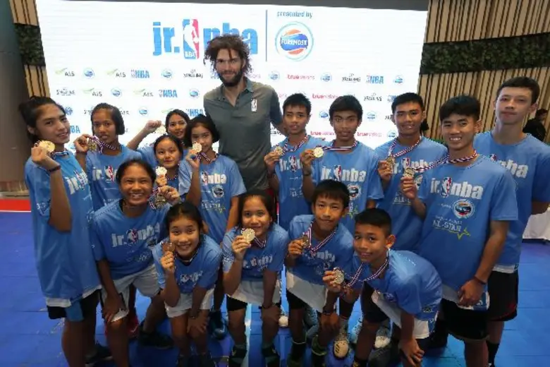 16 เยาวชนไทยร่วมทีมจูเนียร์ เอ็นบีเอ ออลสตาร์ ไทยแลนด์ โครงการจูเนียร์ เอ็นบีเอ ไทยแลนด์ 2017 โดยโฟร์โมสต์