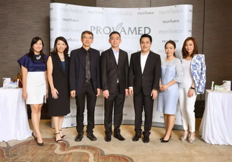 พิรุณโรจน์ ไกรสุรพงศ์ (กลาง) กรรมการผู้จั...