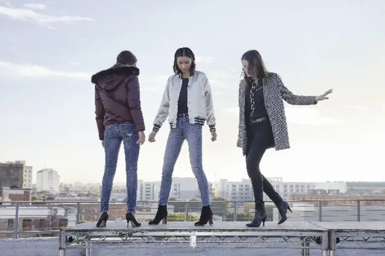 ลีวายส์ เผยโฉมกางเกงยีนส์ทรงสกินนี่สำหรับผู้หญิง ตอบโจทย์ทุกรูปร่างและสไตล์ของคุณ พร้อมชวนสาว ๆ มาค้นหายีนส์สกินนี่ที่ใช่กับฟังก์ชั่น Fit Finder