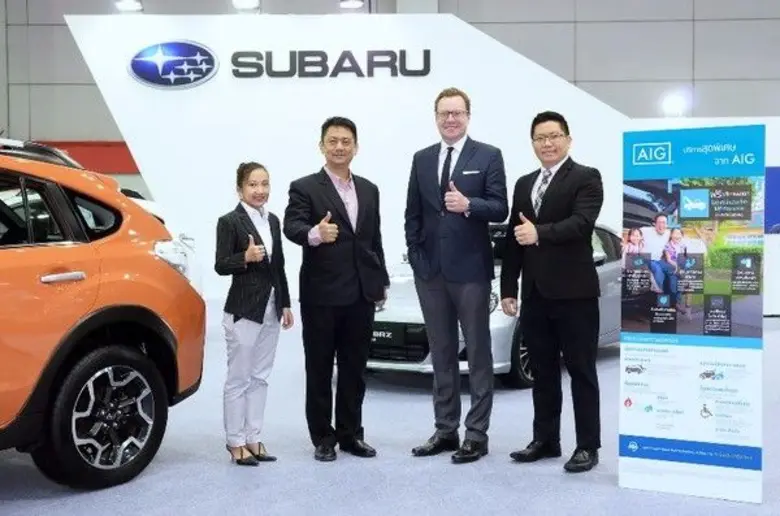 นายโทมี่ ลัทวา-คิสโคลา (ลำดับที่ 2 จากขวา...