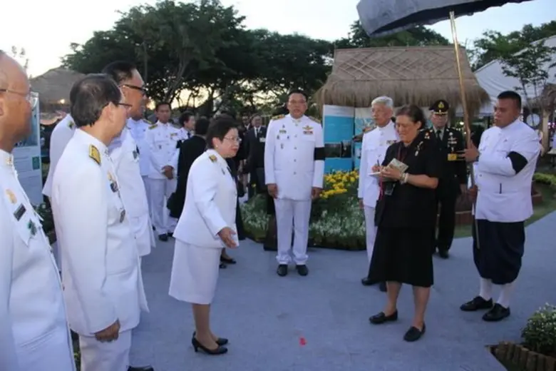 สมเด็จพระเทพรัตนราชสุดาฯ สยามบรมราชกุมารี เสด็จพระราชดำเนินทอดพระเนตรนิทรรศการองค์การ สวนพฤกษศาสตร์ ในงาน “สีสรรพรรณไม้ เทิดไท้พระบรมราชินีนาถ” ครั้งที่ 11