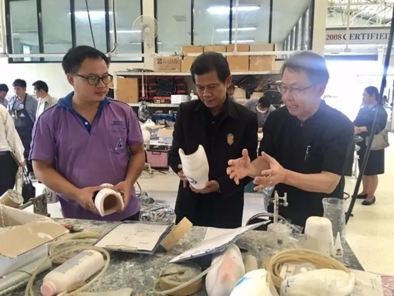 ก.แรงงาน ร่วมมูลนิธิขาเทียม เสริมทักษะช่าง เพื่อผู้พิการ