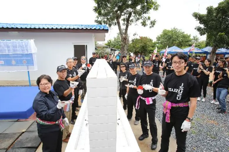 อีซูซุส่งมอบระบบน้ำดื่มสะอาด แก่โรงเรียนบ้านห้วยหว้า จ.ชัยภูมิ เป็นแห่งที่ 26 ในโครงการ “อีซูซุให้น้ำ...เพื่อชีวิต”