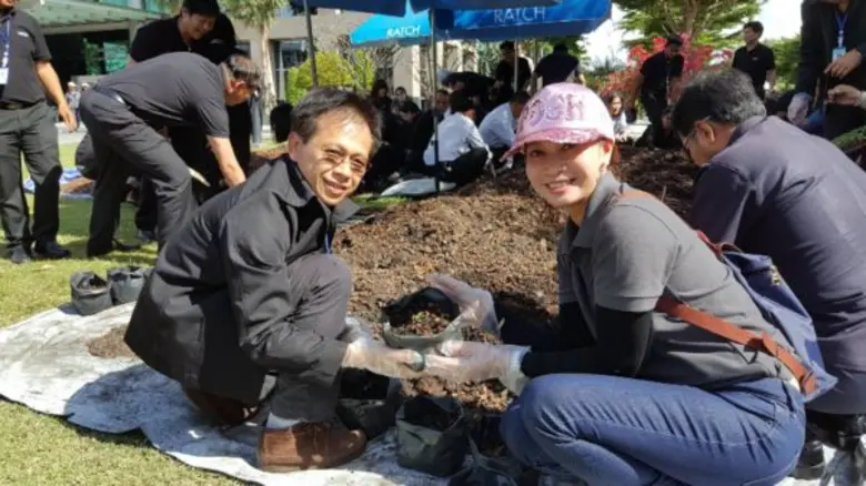 วันที่ 11 สิงหาคม 2560, บริษัท ดีทีแซด ฟา...