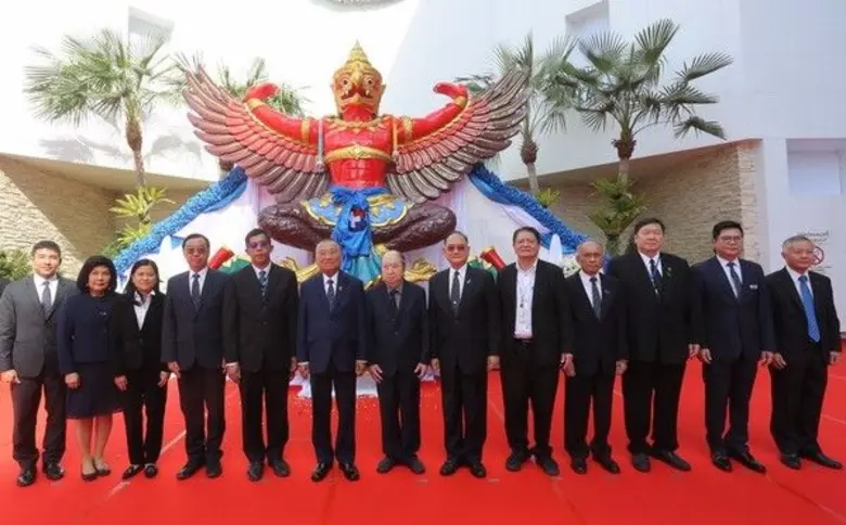 โรงพยาบาลกรุงเทพพัทยา จัดพิธีอัญเชิญครุฑพ...