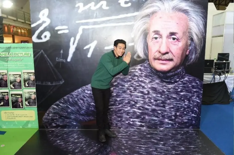 'ปอ อรรณพ’ ร่วมกิจกรรมที่บูธ สทน. ในมหกรรมวิทย์ฯ ปี ’60