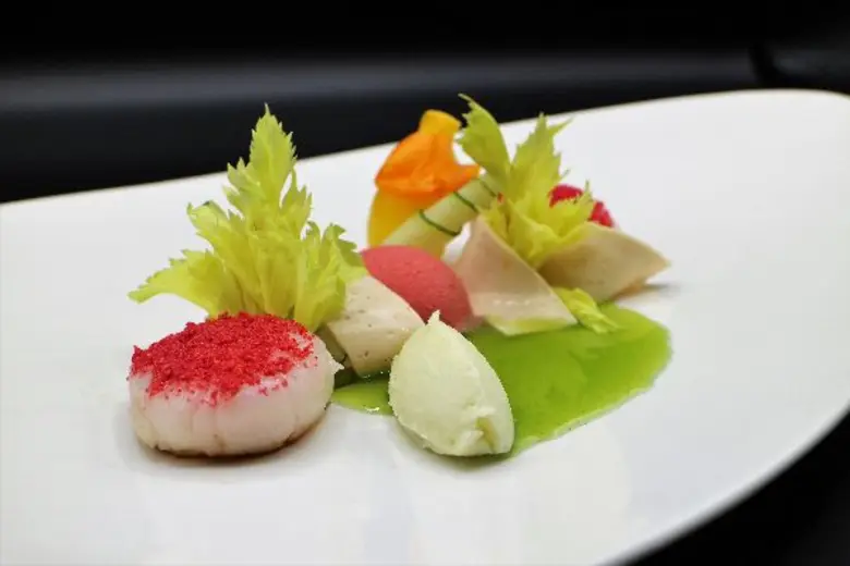 แรงบันดาลใจจากศาสตร์แห่งกลิ่นหอม อาหาร ไวน์ และแฟชั่น ในงาน “Fragrance & Fashion“ เทศกาลเวิลด์ กูร์เมต์ เฟสติวัล ครั้งที่ 18 ณ ห้องพิมานแมน โรงแรมอนันตรา สยาม กรุงเทพ