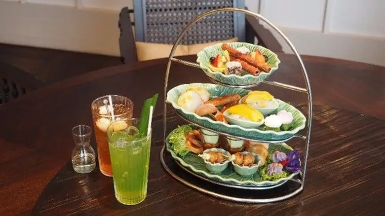 ตลอดทั้งเดือนกันยายน ถึง ตุลาคม ห้องอาหาร...