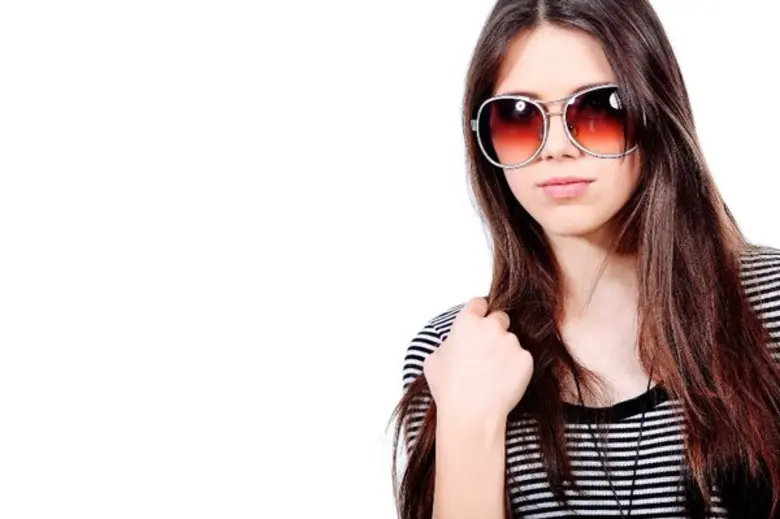 ใส่แว่นกันแดดเลนส์สี ไม่ได้มีดีแค่เท่