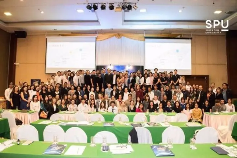 อาจารย์วิรัตน์ ใจสา อาจารย์คณะบริหารธุรกิ...