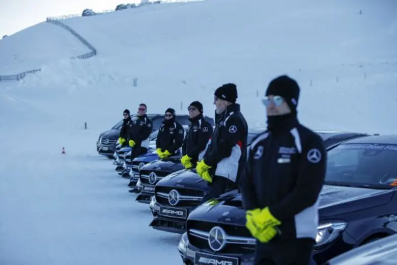 บริษัท ทีทีซี มอเตอร์ จำกัด และบริษัท ทีท...