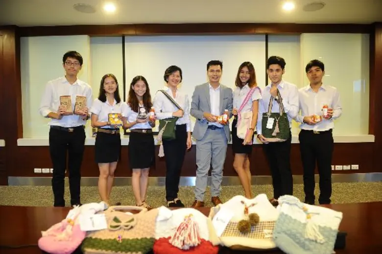 คณะพาณิชยศาสตร์และการบัญชี มหาวิทยาลัยธรร...