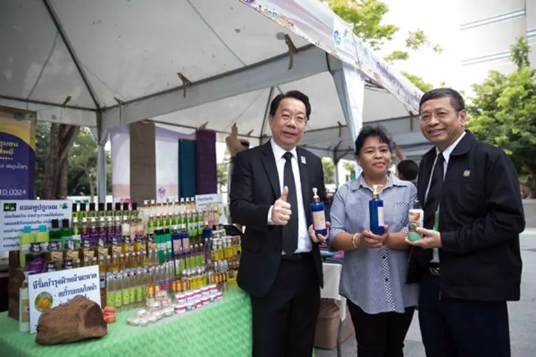 ธ.ก.ส.เปิดตลาดนัดประชารัฐวายุภักษ์รักประชาชน ครั้งที่ 1