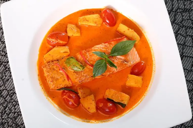 5 เมนูแซลมอน “ซอฟท์แซลมอน” (Soft Salmon) ห้องอาหารลิควิดบาร์แอนด์คาเฟ่ โรงแรมศิริ สาทร