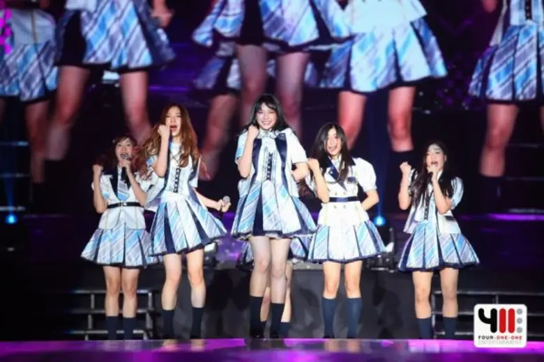 สดใส-เซ็กซี่-ร้อนแรง! เมื่อไอดอล 3 ชาติ "BNK48 / เป๊ก-ผลิตโชค / iKON" ประชันโชว์เด็ดในคอนเสิร์ต 2017 โฟร์วันวัน แฟนดอม ปาร์ตี้ อิน แบงคอก