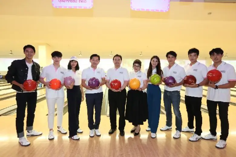 มูลนิธิ เมเจอร์ แคร์ จัดโบว์ลิ่งการกุศล “มาเติมรอยยิ้ม ให้เต็มหัวใจ” เหล่าคนดังใจบุญช่วยเติมรอยยิ้ม พร้อมมอบทุนการศึกษาให้น้อง ๆ ด้อยโอกาส