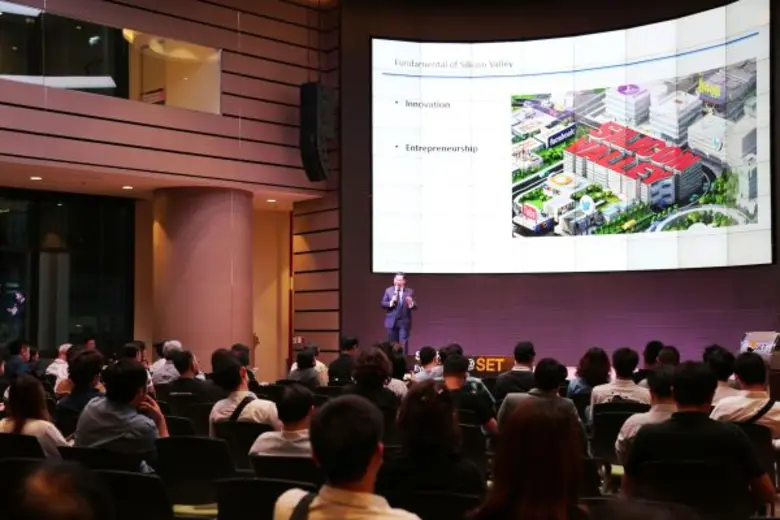 ตลาดหลักทรัพย์ฯ จัดงานสัมมนา "LIVE Platfo...