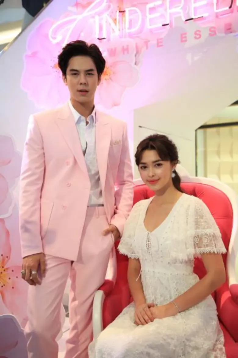 เป็นคู่รักดาราที่น่ารักน่าหยิกอีกคู่ สำหร...