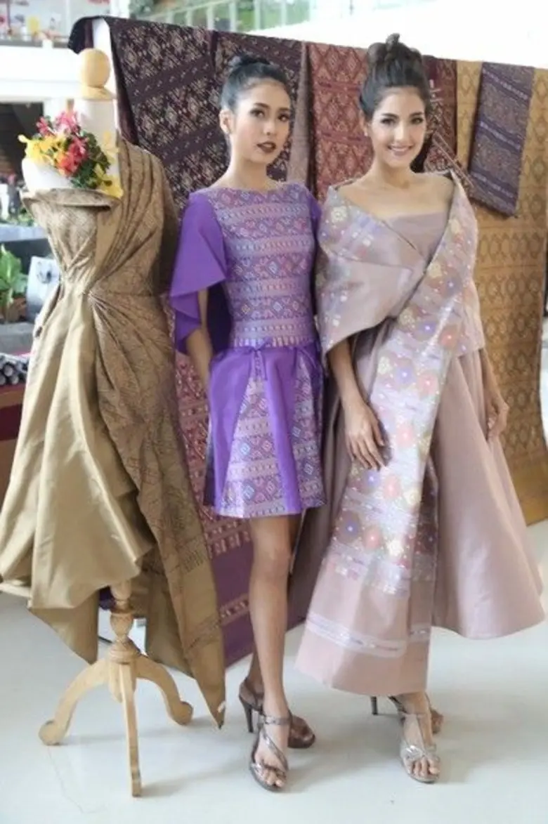 กาฬสินธุ์จัดงาน “พราวพัสตรา แพรวาผืนผ้าแห่งแผ่นดิน” เนรมิตรันเวย์แฟชั่นผ้าไหมแพรวาสุดยิ่งใหญ่ ยกระดับราชินีไหมไทยสู่ตลาดโลก