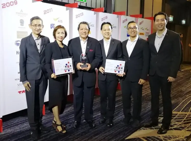 มร.เฮสเตอร์ ชิว ประธานกรรมการ และประธานเจ...