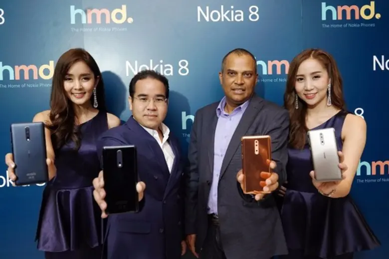 มร.ซานดีฟ กุพทา (คนที่ 3 จากซ้าย) ผู้จัดก...