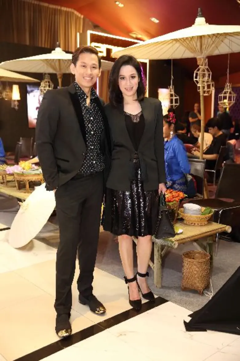 เมเจอร์ ซีนีเพล็กซ์ กรุ้ป ร่วมกับ อีซูซุ เชิญร่วมสัมผัสความพอเพียงที่เพียงพอ ตามแบบวิถีเกษตรอินทรีย์ที่ยั่งยืน ผ่านภาพยนตร์เทิดพระเกียรติฯ เพื่อส่งเสริมปรัชญาแห่งความพอเพียง ชุด “สุขเพียงพอ เพราะพอเพียง” ใน โรงภาพยนตร์เครือเมเจอร์ ซีนีเพล็กซ์ กรุ้ป ทั่วปร