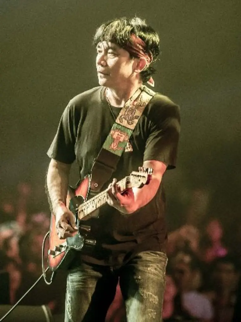 มีเพลงใหม่ แกกับฉัน, เสียดและของใคร ออกมา...