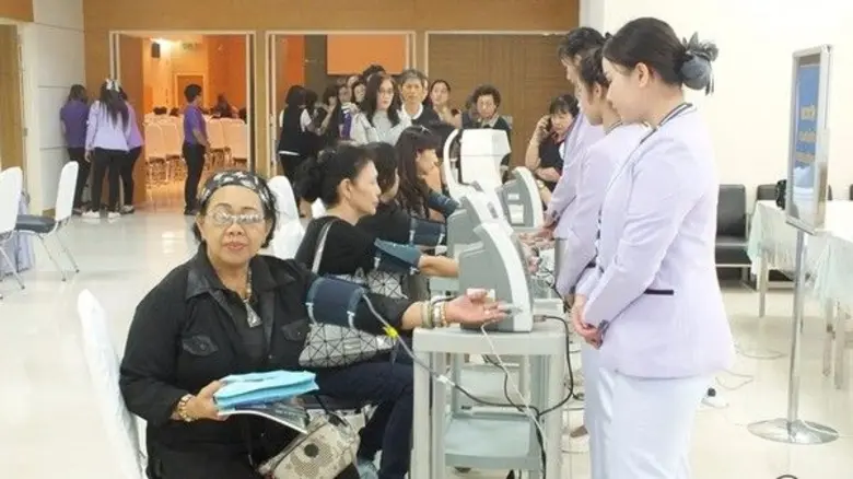 ภาพกิจกรรม งานสัมมนา ส่องกล้อง รักษาโรคฮิตในวัยผู้ใหญ่ ในหัวข้อ "ปวดไหล่เรื้อรัง อย่าวางใจ และปวดคอจากหมอนรองกระดูกคอทับเส้นประสาท"