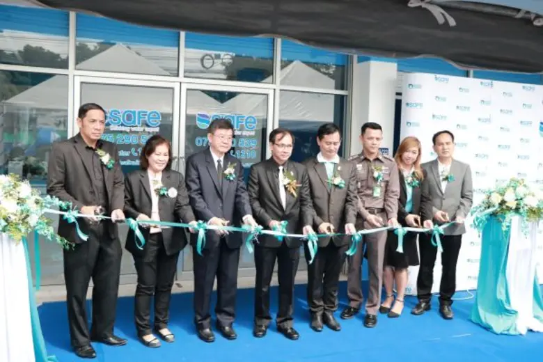 นายพัทธนนท์ เปรมสมิทธ์ (ที่ 4 จากขวา) รอง...