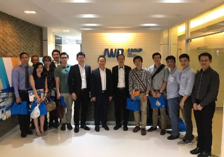 นายกวี ชูกิจเกษม รองกรรมการผู้จัดการ บริษ...