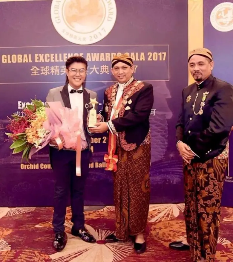 2 นักธุรกิจแบรนด์คนไทย สถาบันสอนศิลปะการเ...