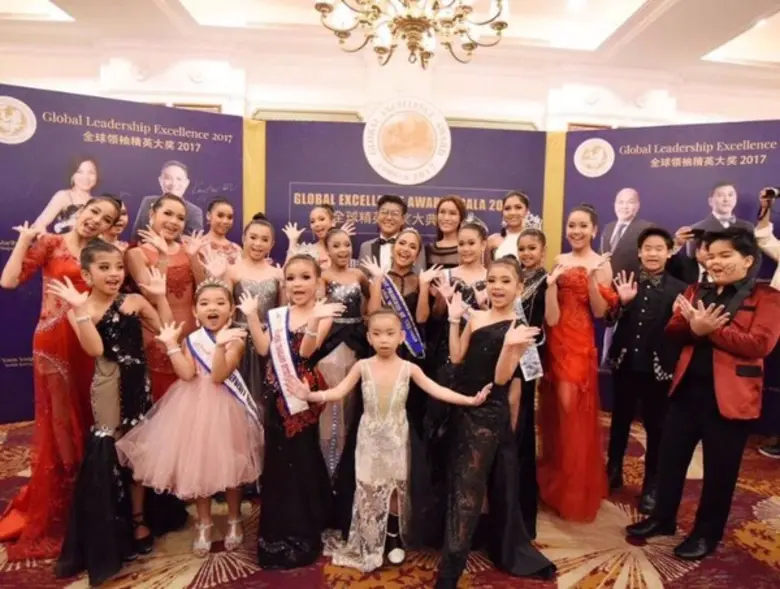 2 นักธุกิจแบรนด์คนไทย คว้ารางวัล สถาบันด้านแฟชั่นที่ได้รับมาตรฐานการยอมรับระดับเอเชีย